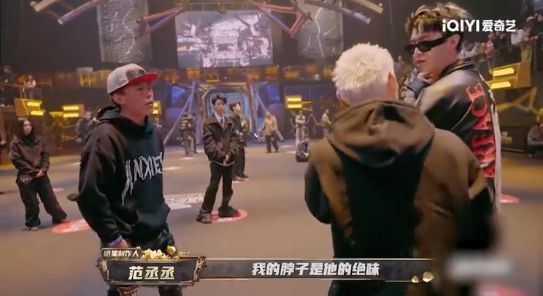 圈”拿下代言网友：好歹毒的商战！AG真人旗舰厅登录黄子韬靠“黑眼(图17)