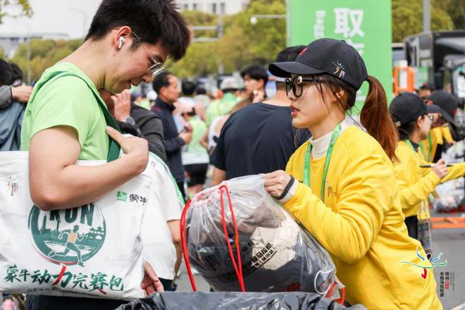 人破130！为何2025扬马让跑者难以戒断原因是AG真人游戏第一品牌男女赛会纪录被改写！2499(图15)