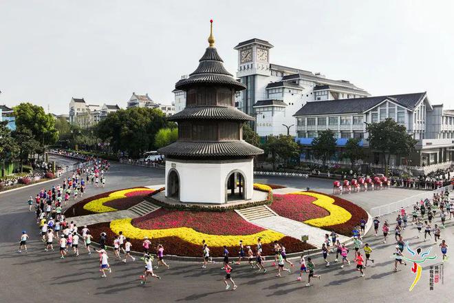 人破130！为何2025扬马让跑者难以戒断原因是AG真人游戏第一品牌男女赛会纪录被改写！2499(图16)