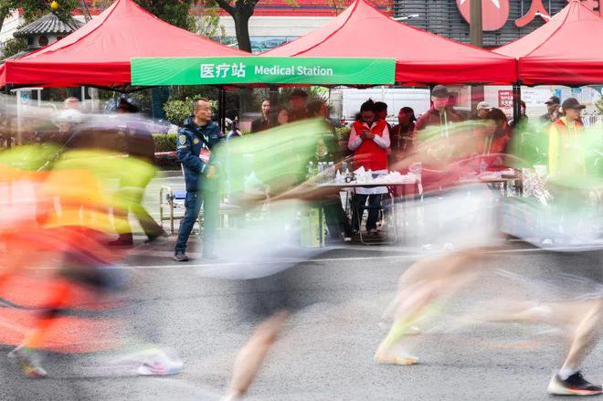 人破130！为何2025扬马让跑者难以戒断原因是AG真人游戏第一品牌男女赛会纪录被改写！2499(图22)